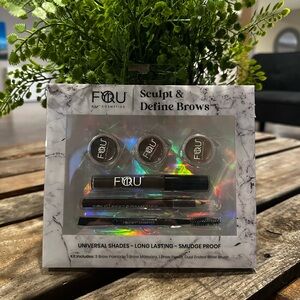 NIB Sculpt & Define Brows Brown